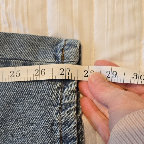 Le Lis Blue Distressed Women's Jeans - Picture 14 of 15